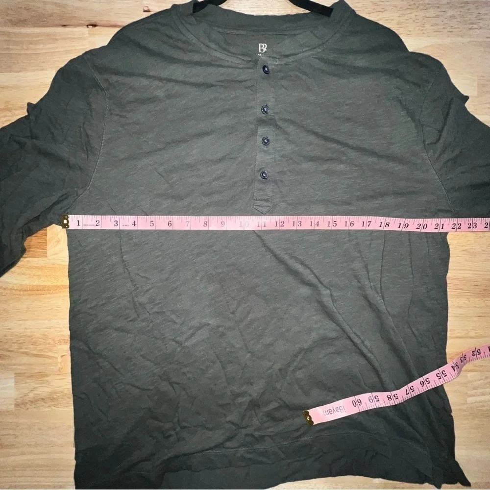 Banana Republic Men’s XL Soft Wash Henley in Olive Green - 100% Organic Cotton